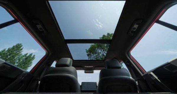 点点盈 开iCAR 03T秒变街头焦点，智能又省油，谁开谁爱上